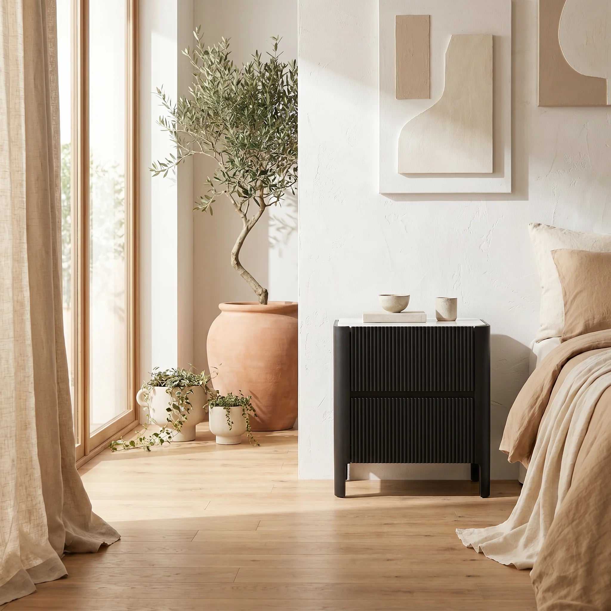 Pari Bedside